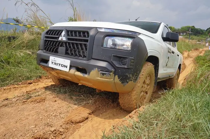 BANYAK YANG PENASARAN, INI KELEBIHAN MESIN MITSUBISHI TRITON YANG BARU